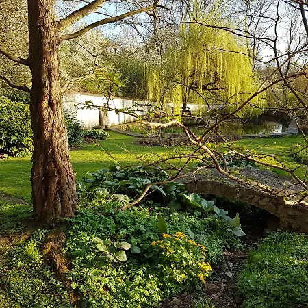 Charming Fortress Next To Prague Bed & Breakfast