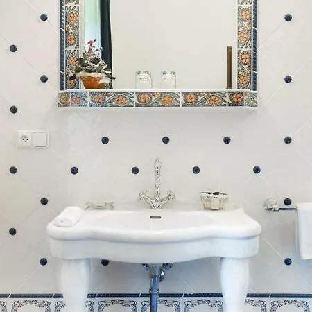 Charming Fortress Next To Prague Bed & Breakfast